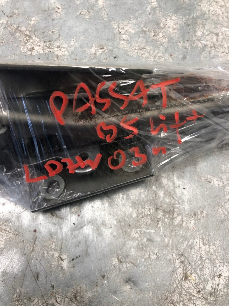 фото №7, Петля петли капот vw passat b5 lift ld7w 3b0823302a 3b0823301a