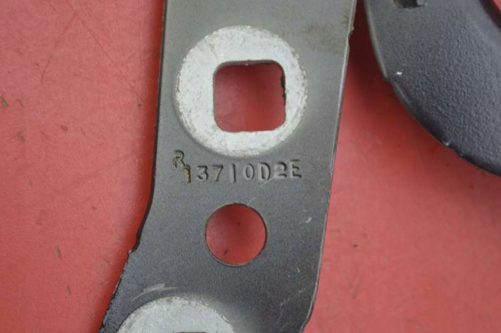 фото №12, Петля петли капот lj6b-s16800-a ford kuga 3 iii mk3 19-21