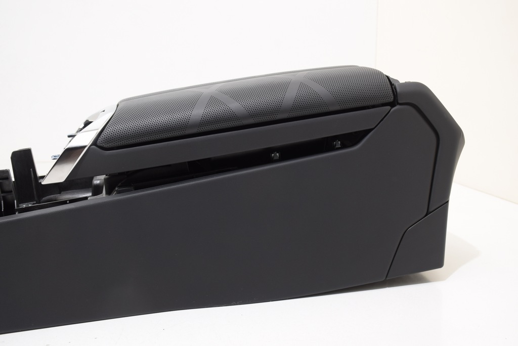 фото №8, Bmw 7 g70 туннель средний подлокотник перед средний консоль цвет чёрный