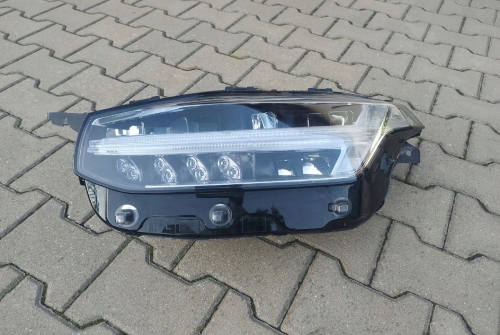 Купити Volvo xc90 2019- фара ліва full led 32228302