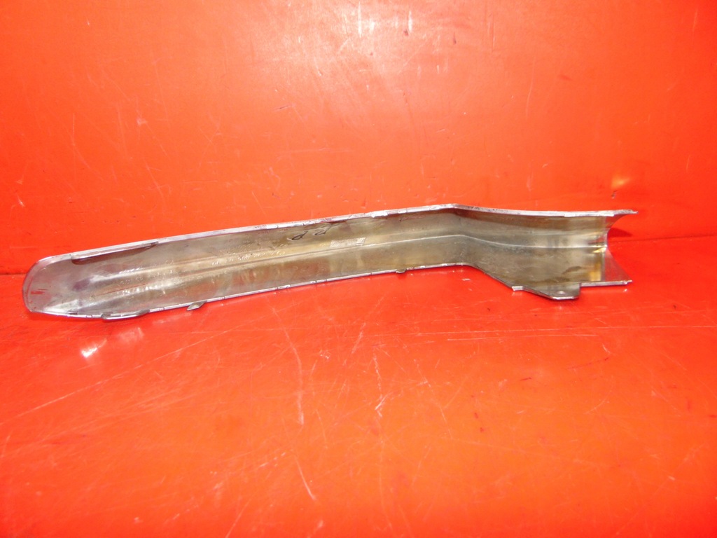 фото №10, Mercedes gle w166 молдинг накладка-спойлер бампера права przó