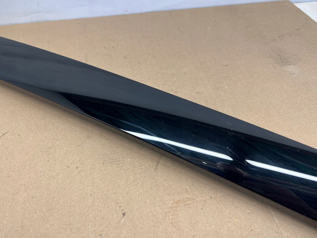 фото №3, Range rover velar молдинг стекло лобовое правая