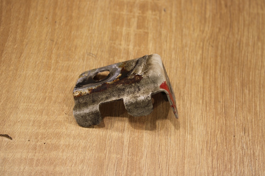 фото №2, Кронштейн крила правий перед alfa romeo giulietta