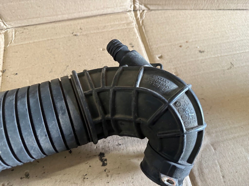 фото №8, Шланг повітря audi a4 b7 2.0 tdi blb 8e0129615j