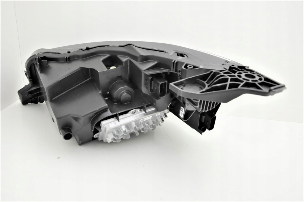 фото №4, Peugeot 208 od 2018- фара led правый новый