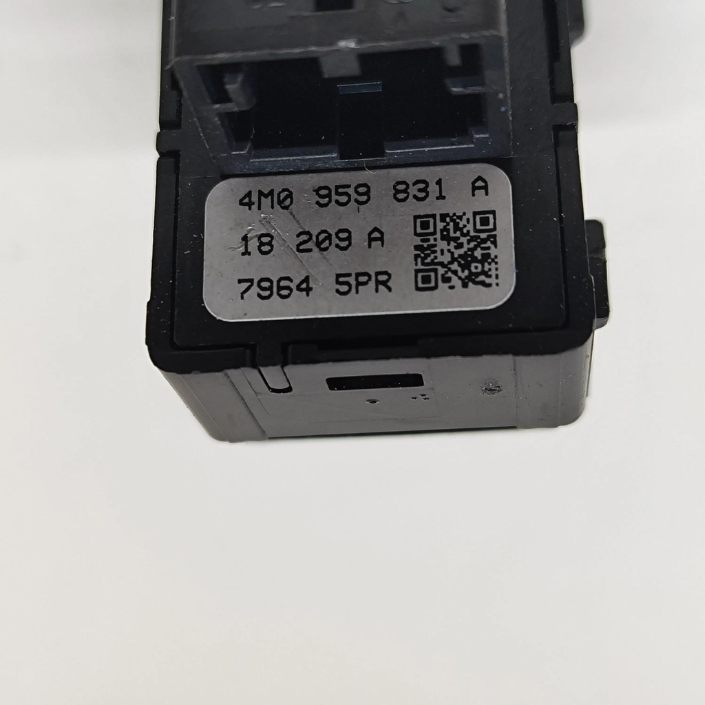 фото №7, Audi q5 sq5 2019 кнопка открывания крышки багажника