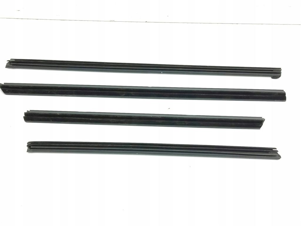 фото №7, Hyundai kona i 2019 комплект прокладка стекло дверь передних