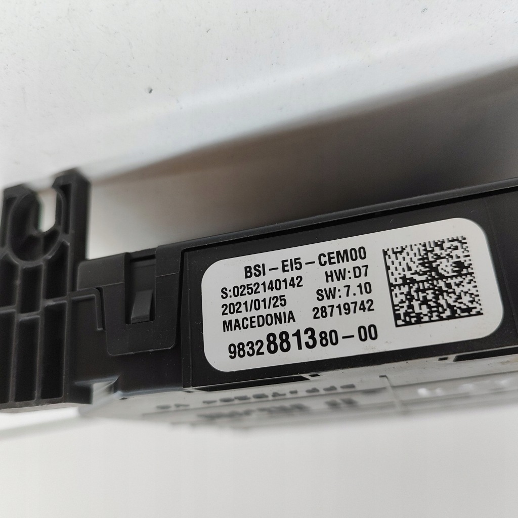 фото №7, Citroen c5 aircross 2021 рамка / модуль предохранителей