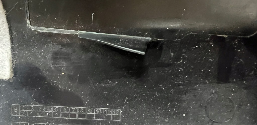 фото №10, Porsche macan 95b защита стойка c задняя заднего правая 95b867768g