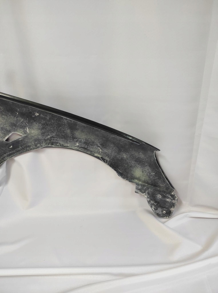 Крыло  крылья lexus sc430 ламинат febla в Украине