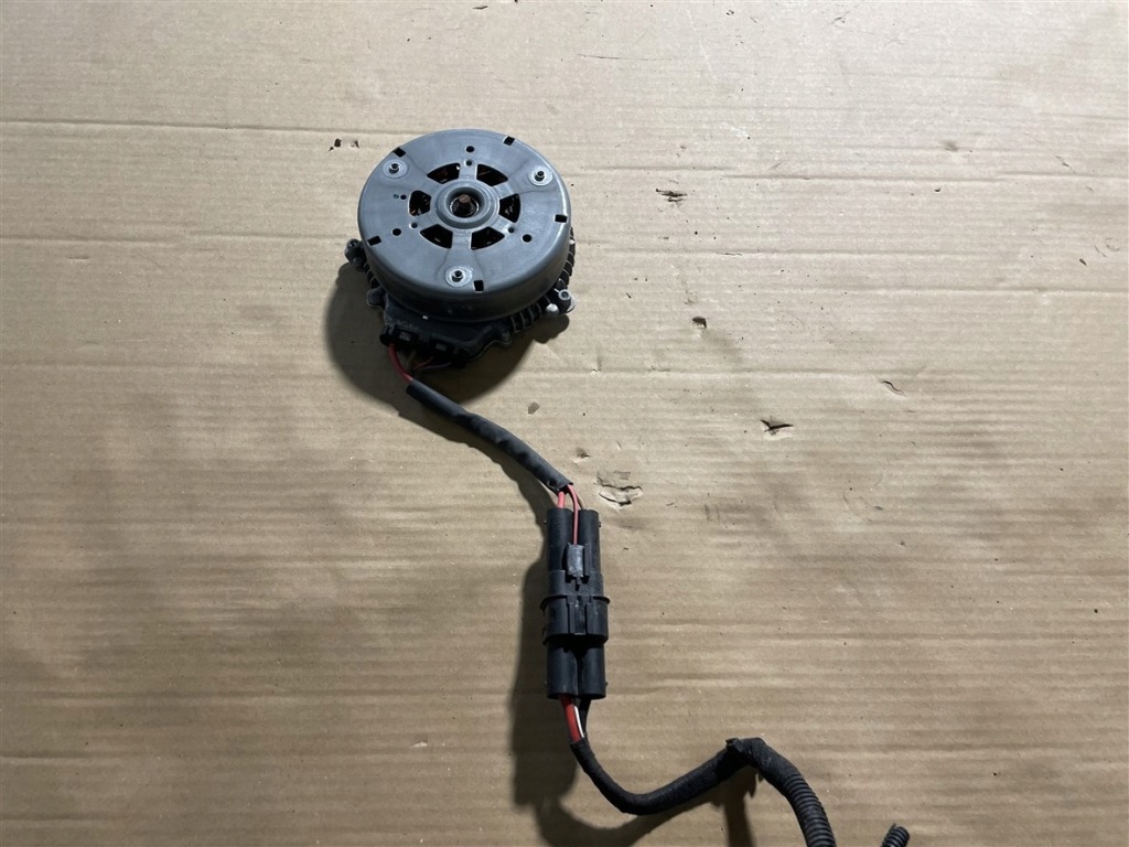 Вентилятор радиатора двигатель 3137232065 1137328740 opel astra 5 v k рестайлинг с Разборки