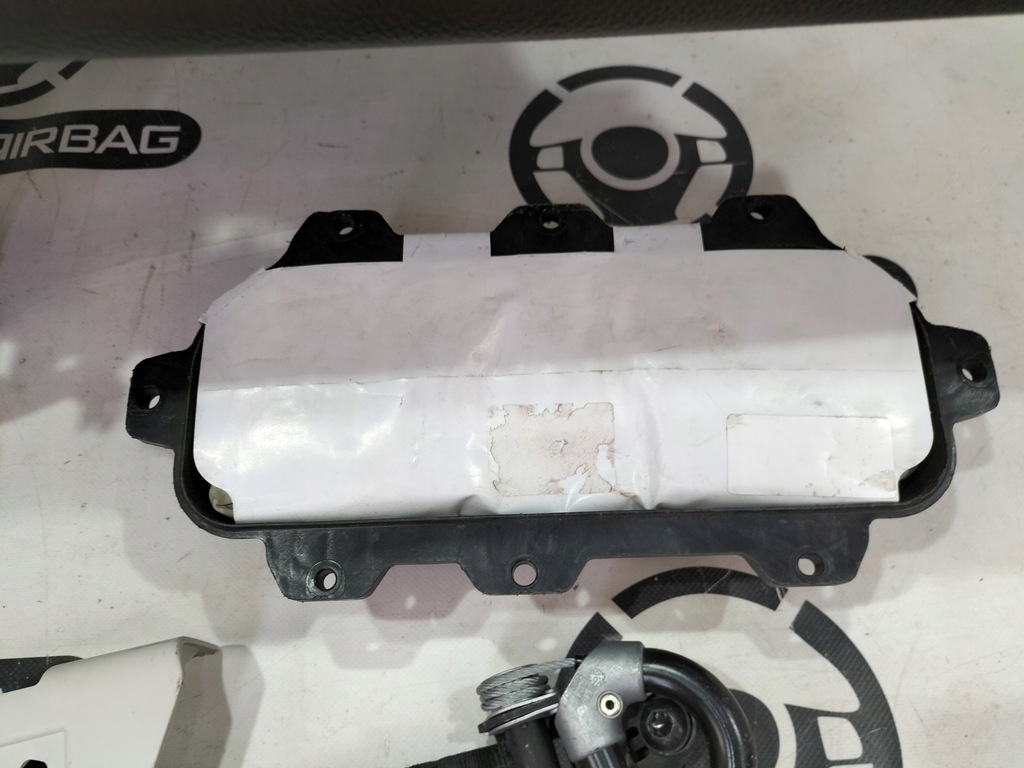 фото №7, Jaguar f-pace панель приладів консоль подушка безпеки подушки безпеки ремені оригінал демонтаж