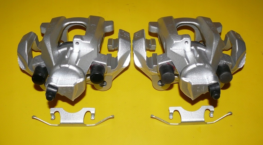 фото №8, Супорти лівий правий задня mercedes r-klasa w251 330