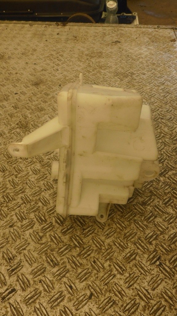 фото №5, Toyota auris 2012- бак омивача