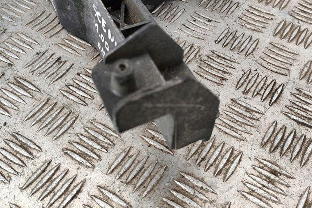 фото №8, Левый направляющая передний бампера renault grand scénic ii jm0/1_ 8200137495