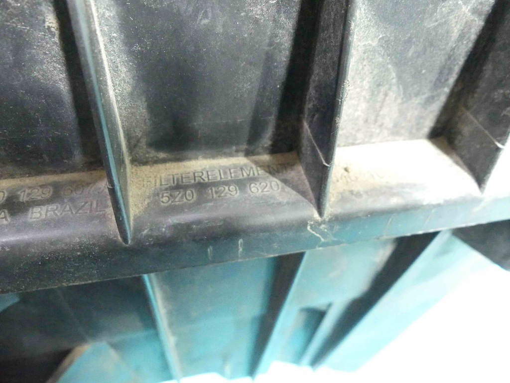 фото №8, Корпус фильтра воздуха vw fox 5z0129620, 5z0129607, 6y0129618a 1.2 6v