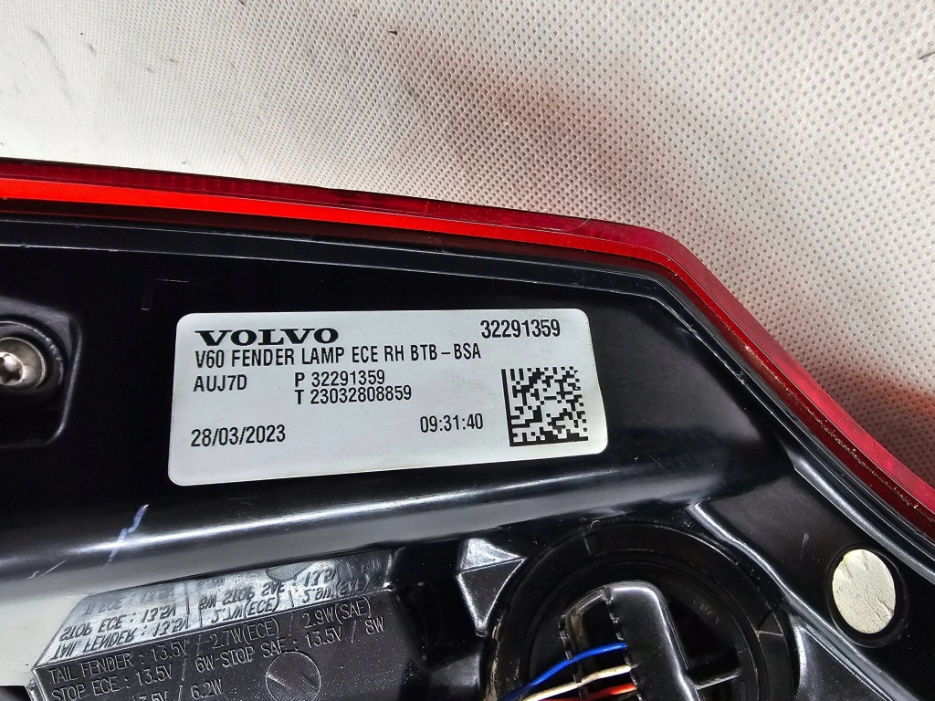 фото №13, Volvo v60 ii 2017+ лампа задняя задняя правая led демонтаж 32291359