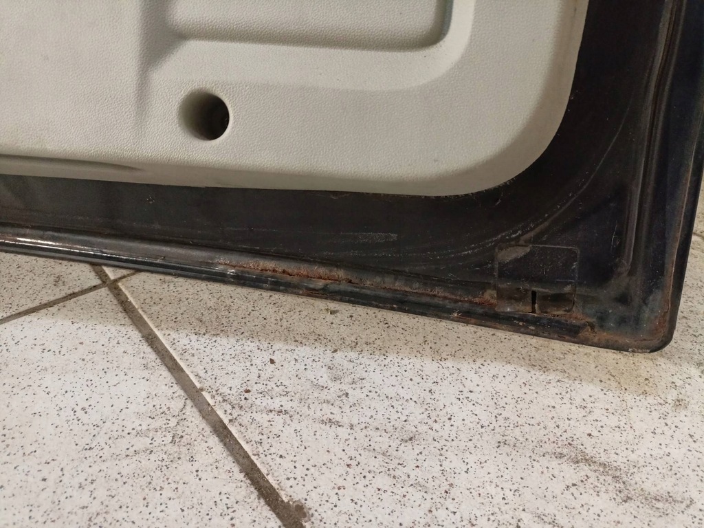 фото №12, Задняя крышка багажника багажника chrysler town and country 5 2009