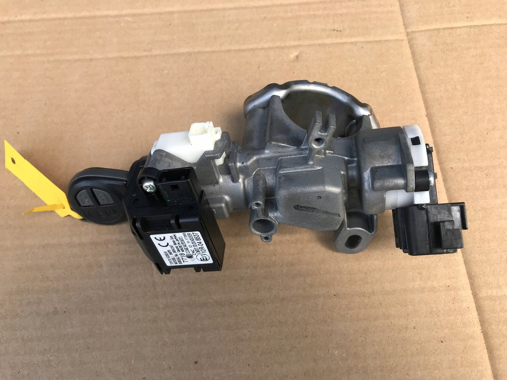 фото №1, Suzuki swift mk8 замок зажигания + ключ