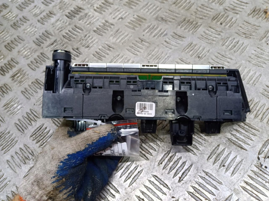 фото №5, Opel astra l панель кондиционера 98411148