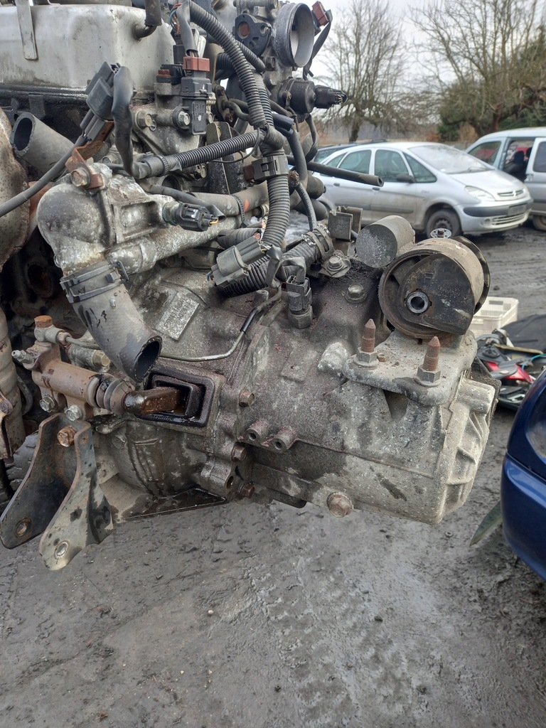 фото №8, Форсунки пального молдинг 4 szt mitsubishi colt v 2001r 1.3 бензин