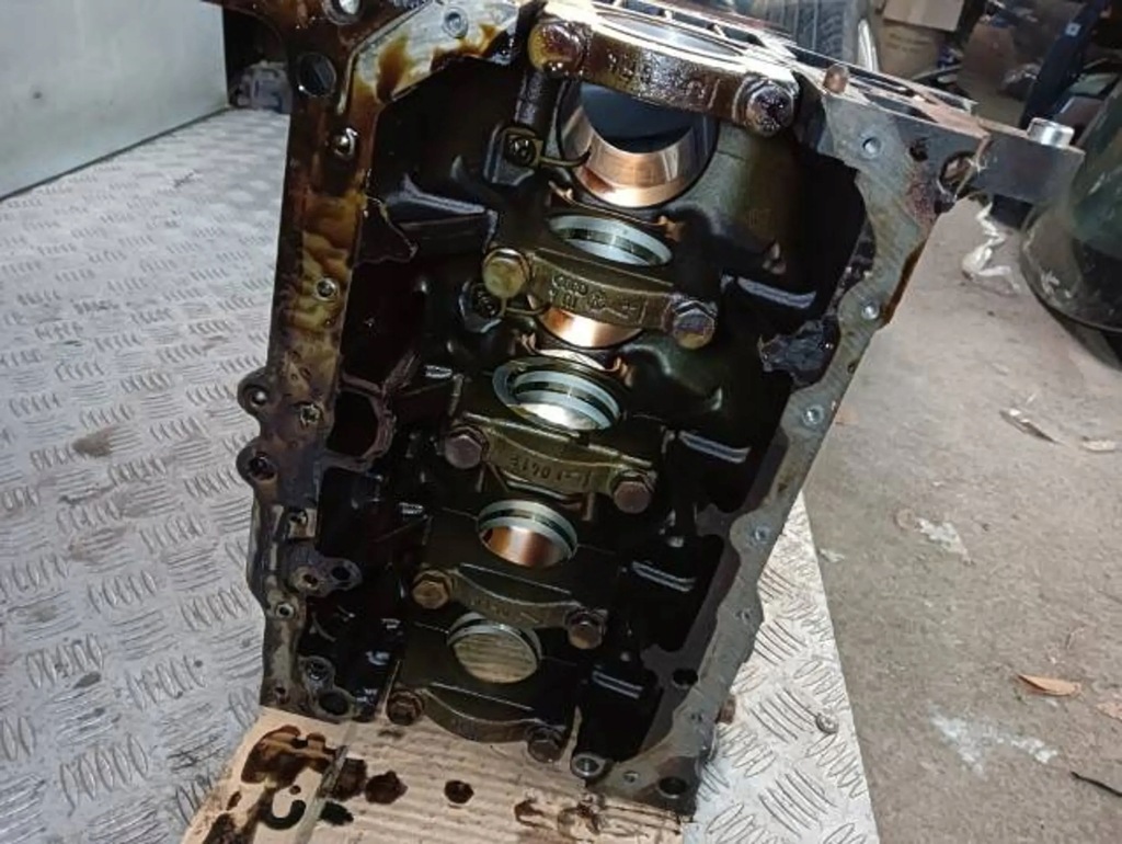 фото №8, Блок двигателя audi a3 vw passat b6 b7 golf vi touran 1.4 tsi tfsi 03c021af