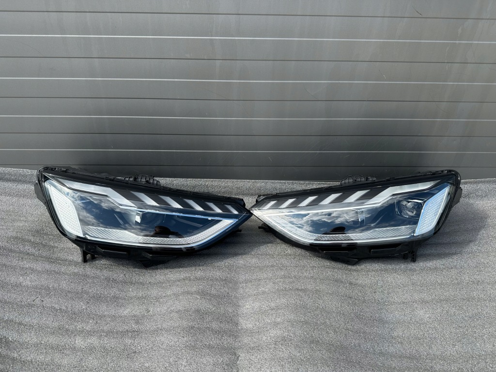 фото №1, Audi a4 комплект лампа matrix 8w0941036e 8w0941035e.......