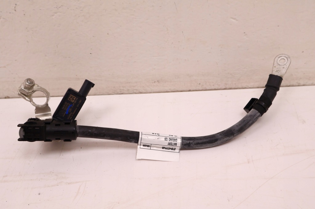 фото №1, Maserati grecale 2.0 mhev клемма 52122051, 670157740