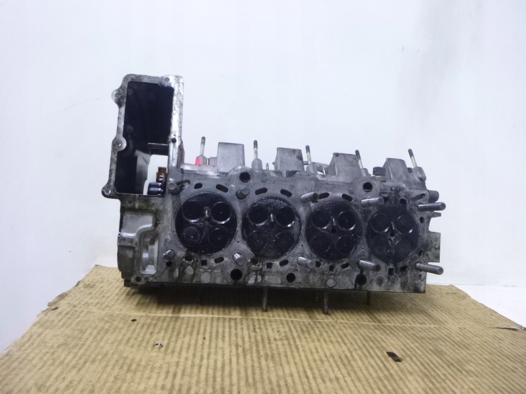 фото №1, Головка двигуна bmw e46 2.0d 2000r.