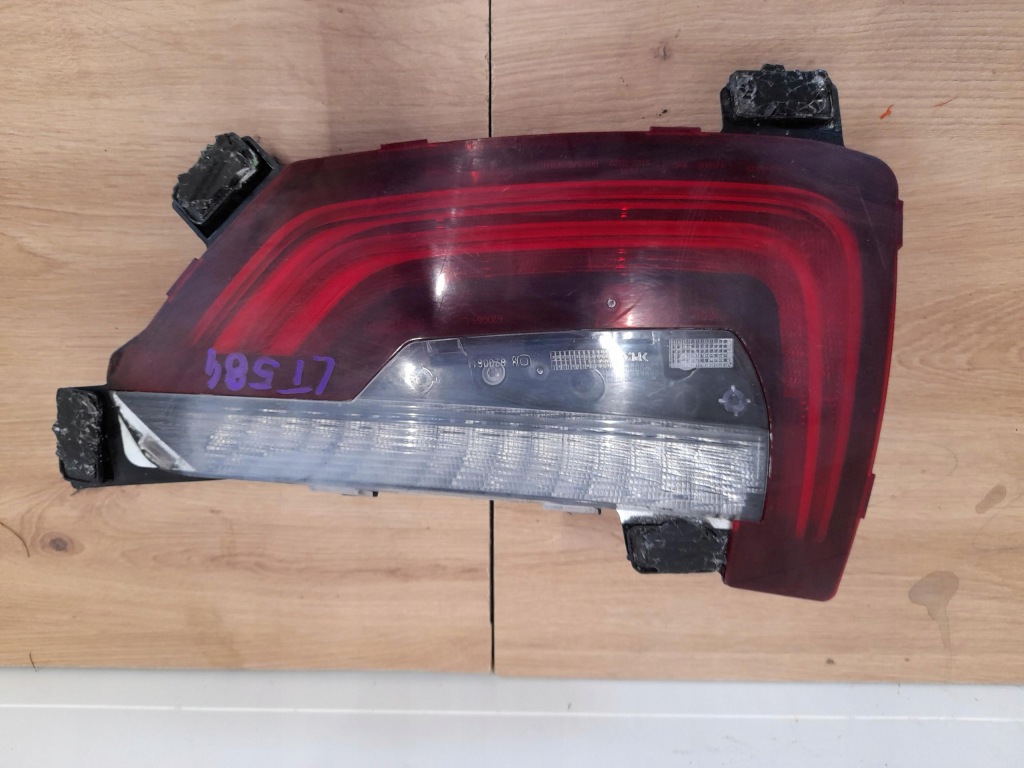 фото №1, Лампа задняя левая bmw i3 led