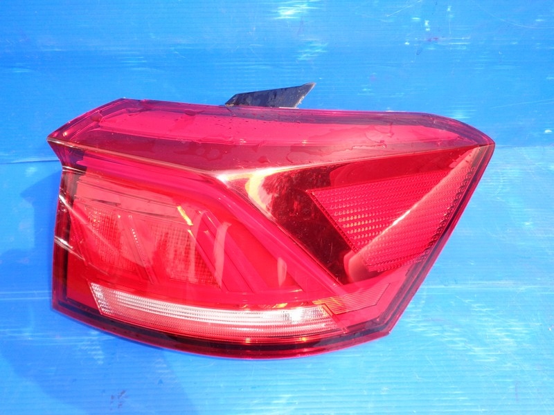 фото №1, Vw t-roc 2ga лампа правая задняя 2ga945096