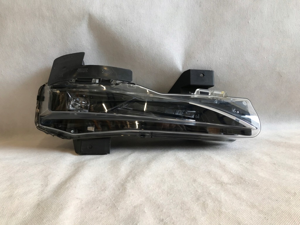 фото №1, Tesla model x plaid 22- противотуманная фара led правый europa хороший!