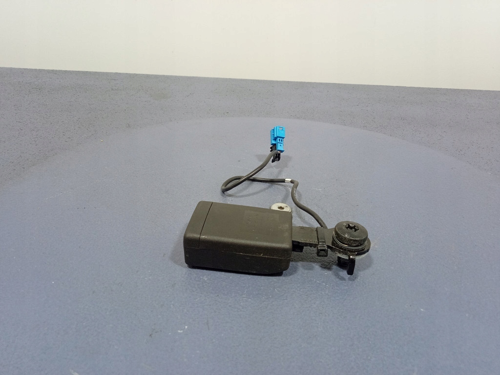 фото №1, Mercedes gls x166 замок пряжка поперечина задняя 3 ряд a1668602469