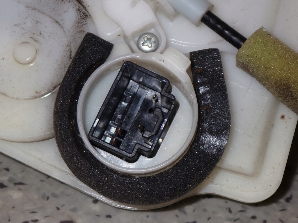 фото №6, Mazda2 mazda 2 ii 08 - de замок двері задній правий