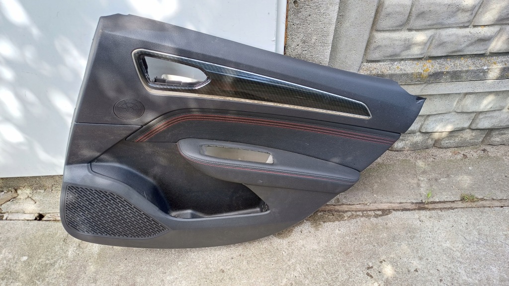 Купить Renault arkana rs обивка дверь правая задняя