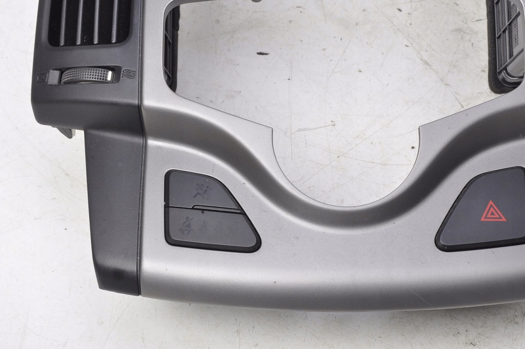 фото №3, Hyundai i30 рамка радио решётка