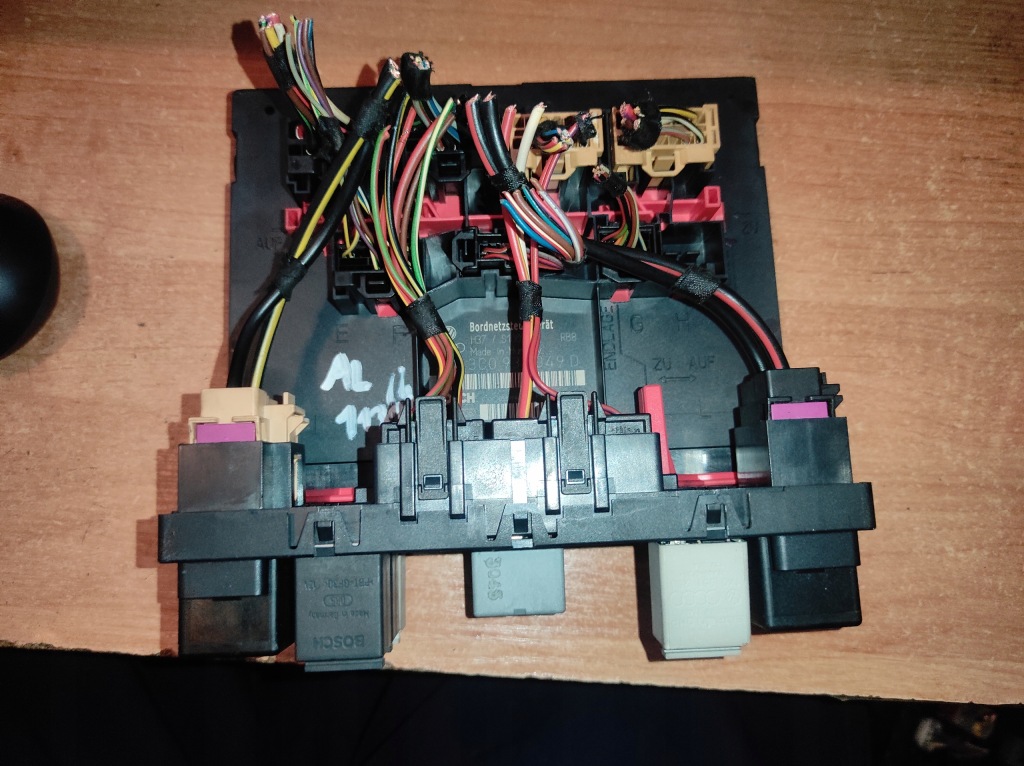 фото №1, 3c0937049d модуль блок управления блок управления бортовой сетью vw touran golf