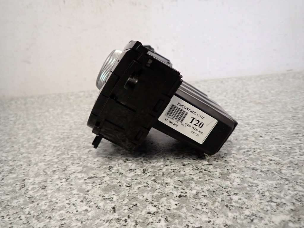 фото №6, Hyundai veloster i 11- панель управление кондиционера