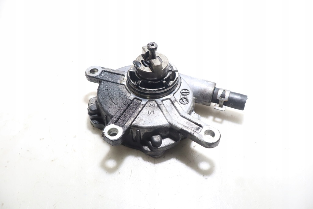 фото №1, Насос вакуум lexus is 2 ii 220 2.2d uk