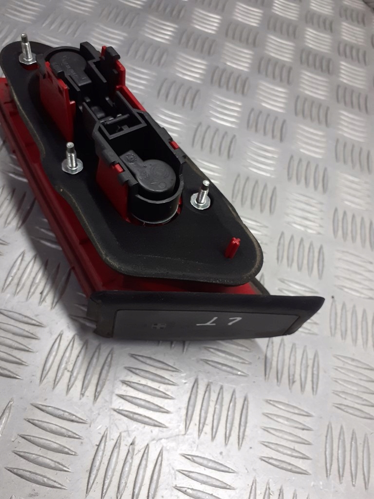 Лампа лівий задня w кришка багажника alfa romeo 159 sedan Ціна