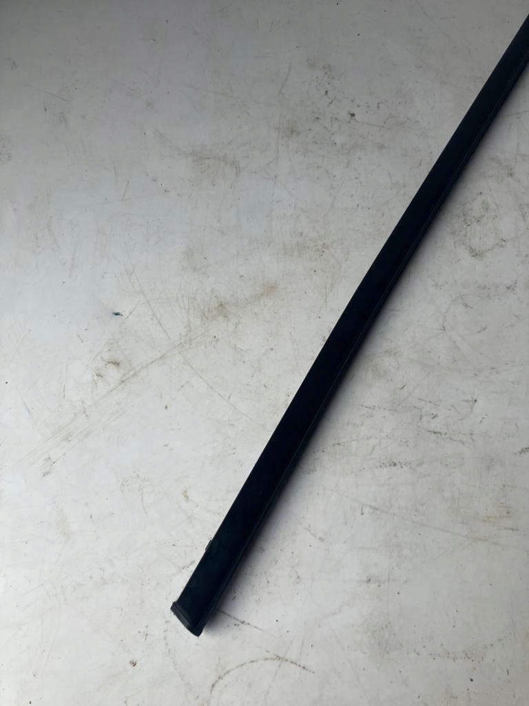 фото №2, Молдинг ущільнювач двері лівий перед ds5 #3