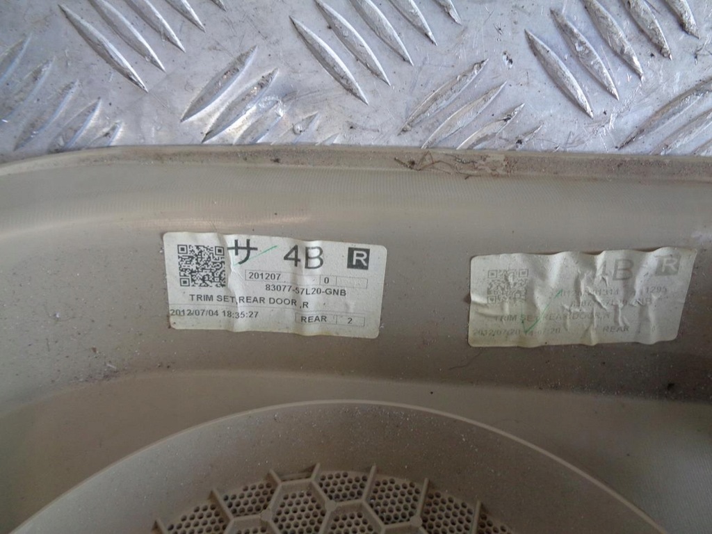 фото №6, Обшивка оббивка двері правий задня suzuki kizashi 9-