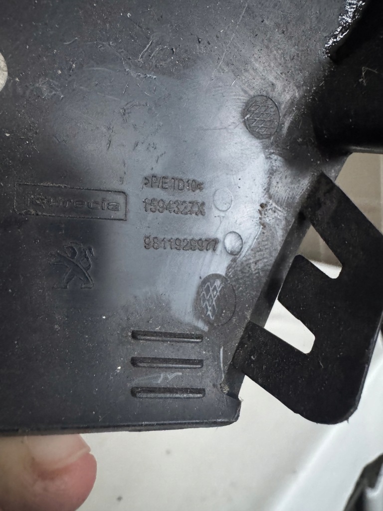 Peugeot expert iii 3 traveller 16r. заглушка радара бампера задній 9811929977 Київ