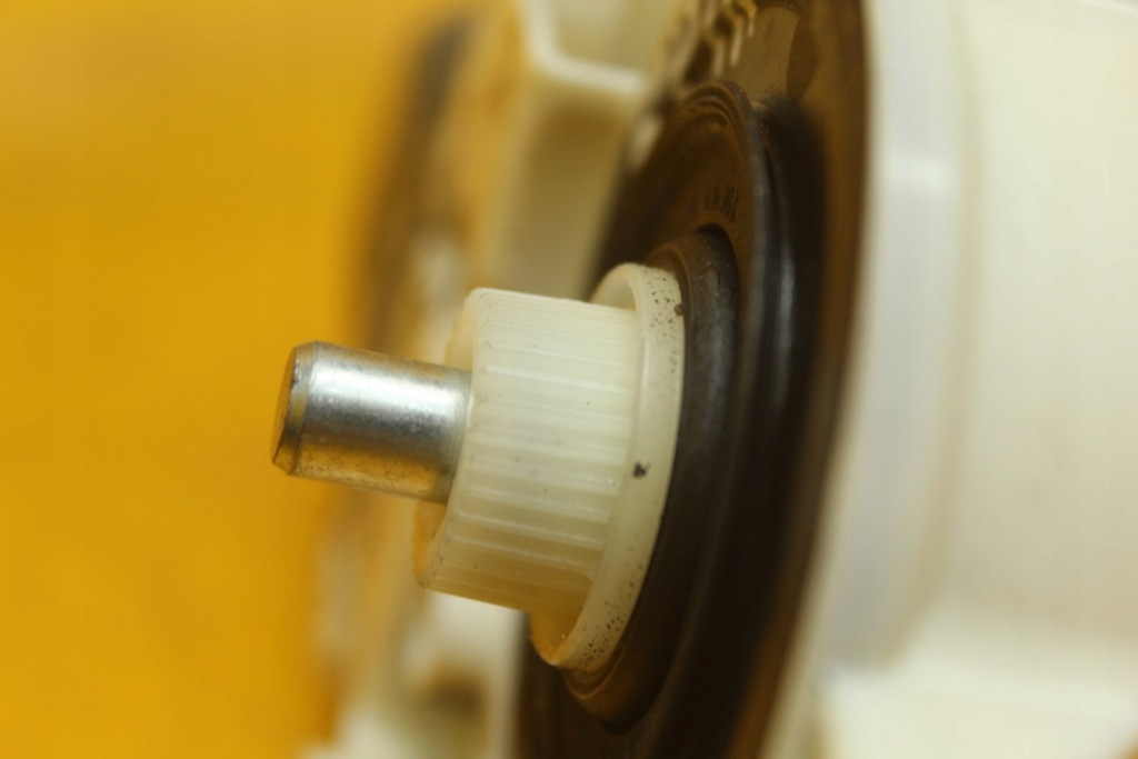 фото №8, Моторчик стекло левый перед mercedes w222 a1669060301 0130822755