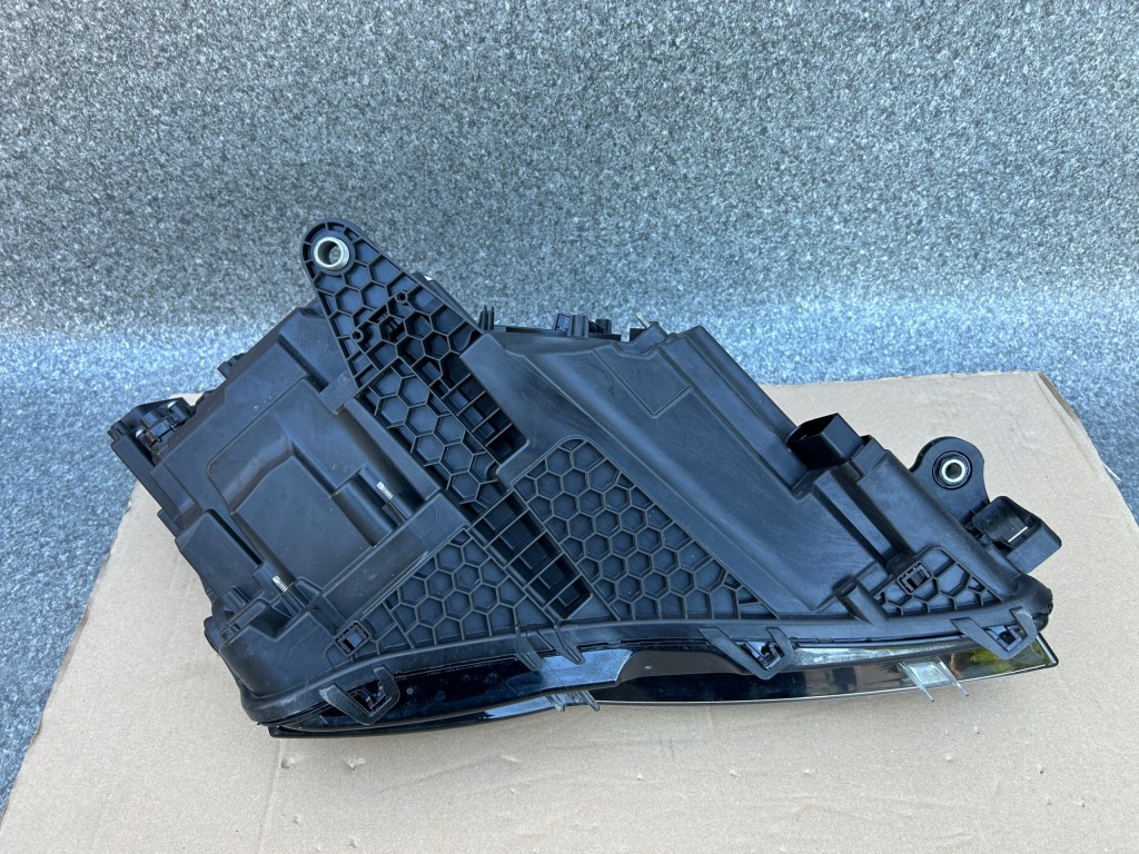 Фара ліва передня skoda superb 3 рестайлінг  full led 3v1941015d pzn Київ