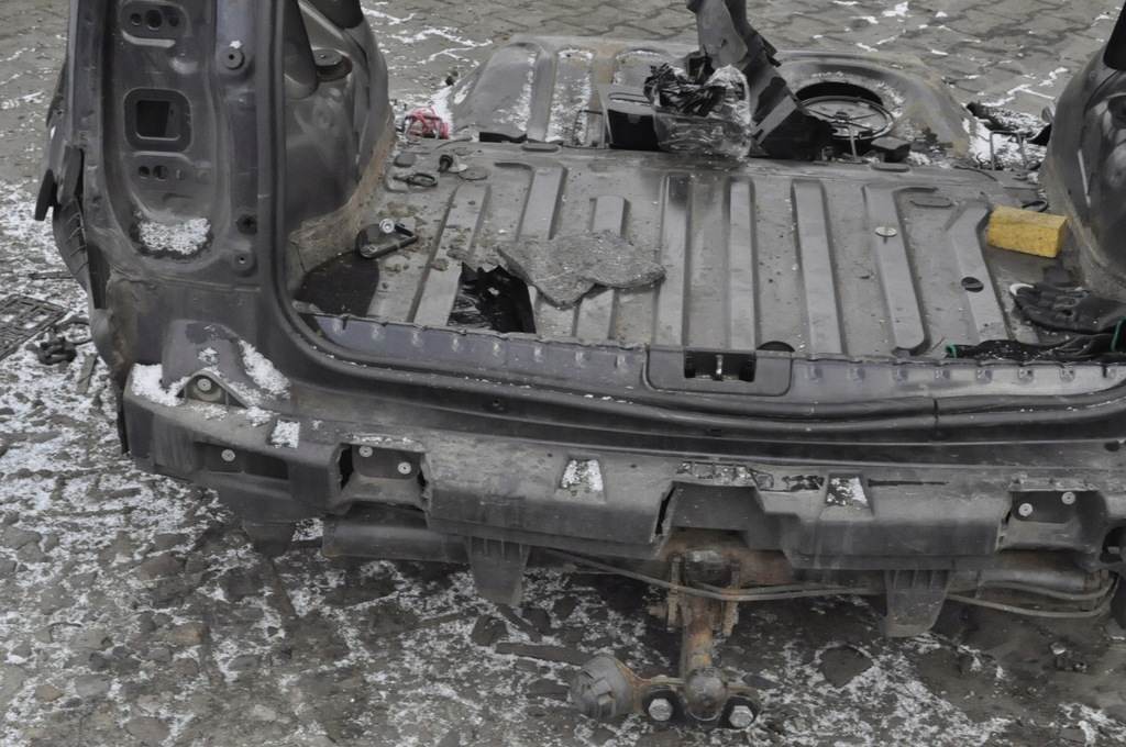 фото №10, Dacia duster i pas задня задній крила лівий правий чверть піддон