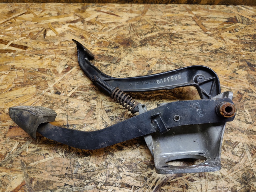 Купить Педаль тормоза сцепления mercedes w124 1242900516