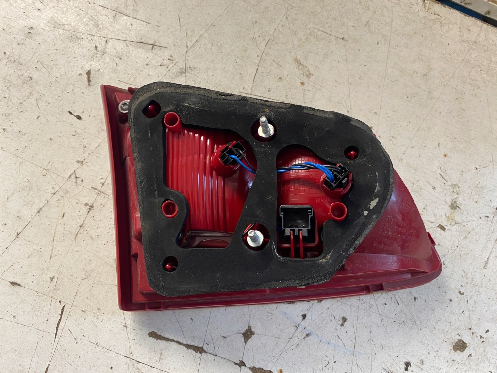 фото №11, Vw passat b7 kombi лампа правый задняя w крышка 3af945094q