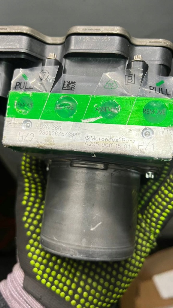 Mercedes w295 v295 eqe блок керування abs nowa насос гальмівна a2959001501 Ціна