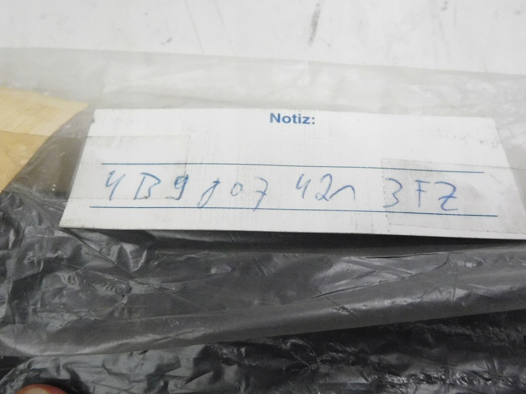 фото №11, Молдинг маскировочная задняя audi a6 c6 4b9807421